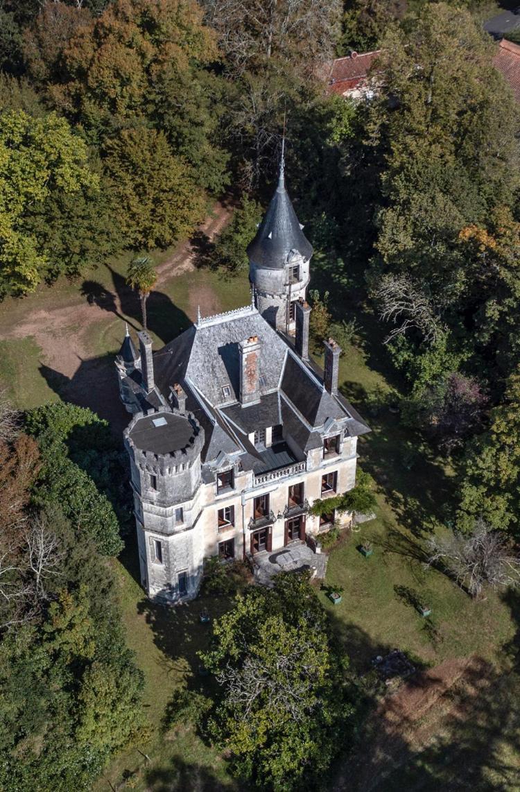 Chateau De Puymoger Bed and Breakfast Javerlhac-et-la-Chapelle-Saint-Robert Buitenkant foto